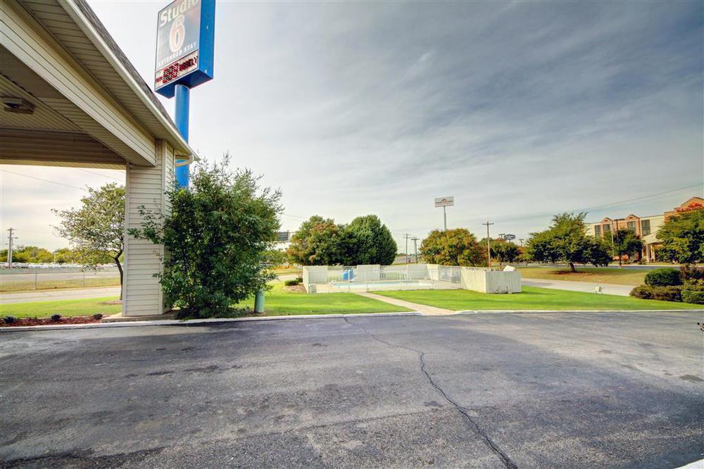 Hotel 6 Midwest City, Ok - Oklahoma City