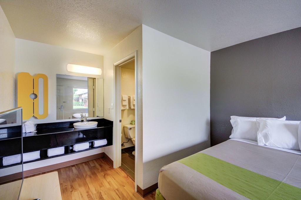 6 Midwest City, Ok - Hotel Oklahoma City
