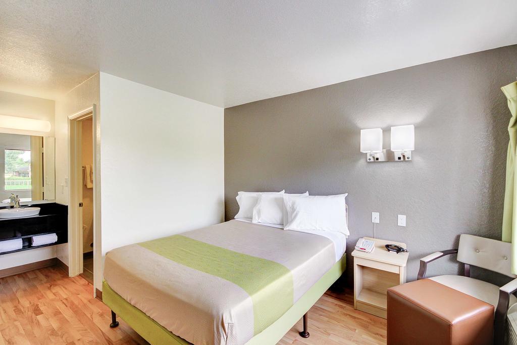 6 Midwest City, Ok - Hotel Oklahoma City